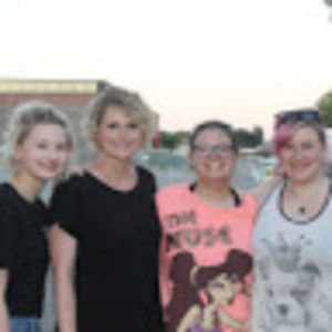 Meet your Posher, April